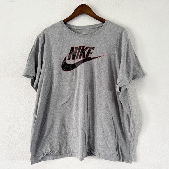 NIKE Sportswear Essential Camo Graphic T-Shirt XXL Gray Standard Swoosh Logo - Picture 3 of 10